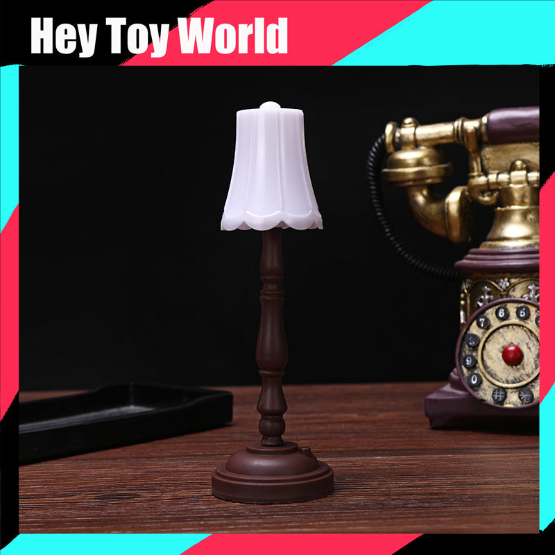 Mini European Retro Small Table Lamp for Doll House Decoration