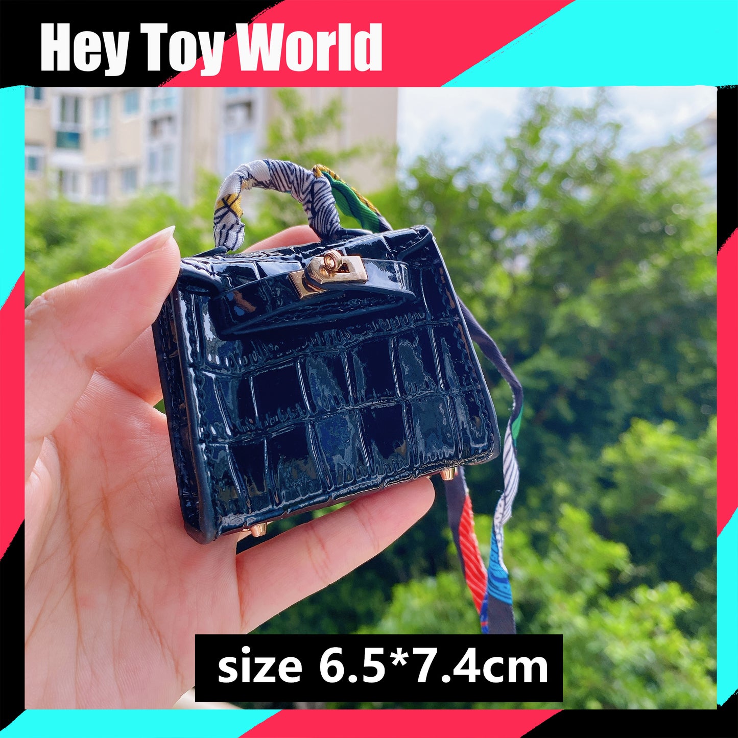 Mini Artificial Leather Bag can be Opened for Doll House Decoration