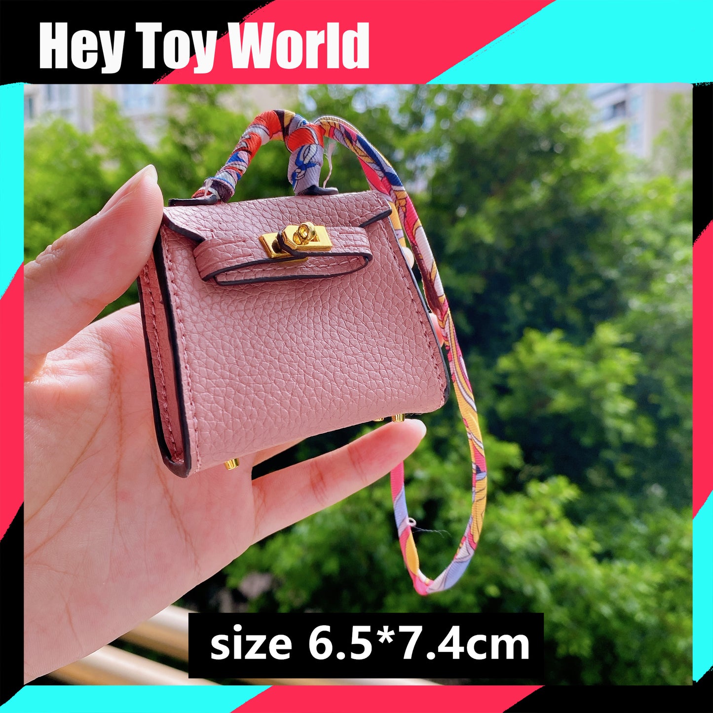 Mini Artificial Leather Bag can be Opened for Doll House Decoration