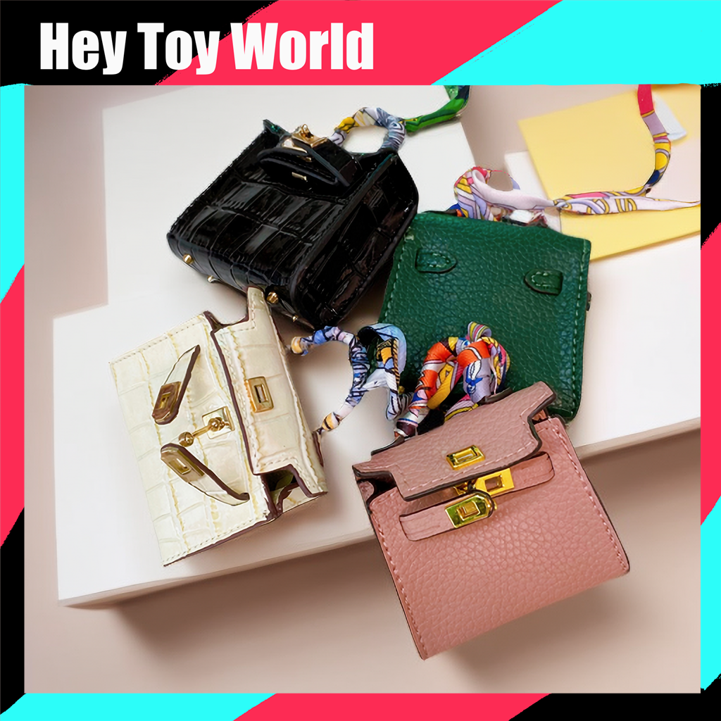 Mini Artificial Leather Bag can be Opened for Doll House Decoration